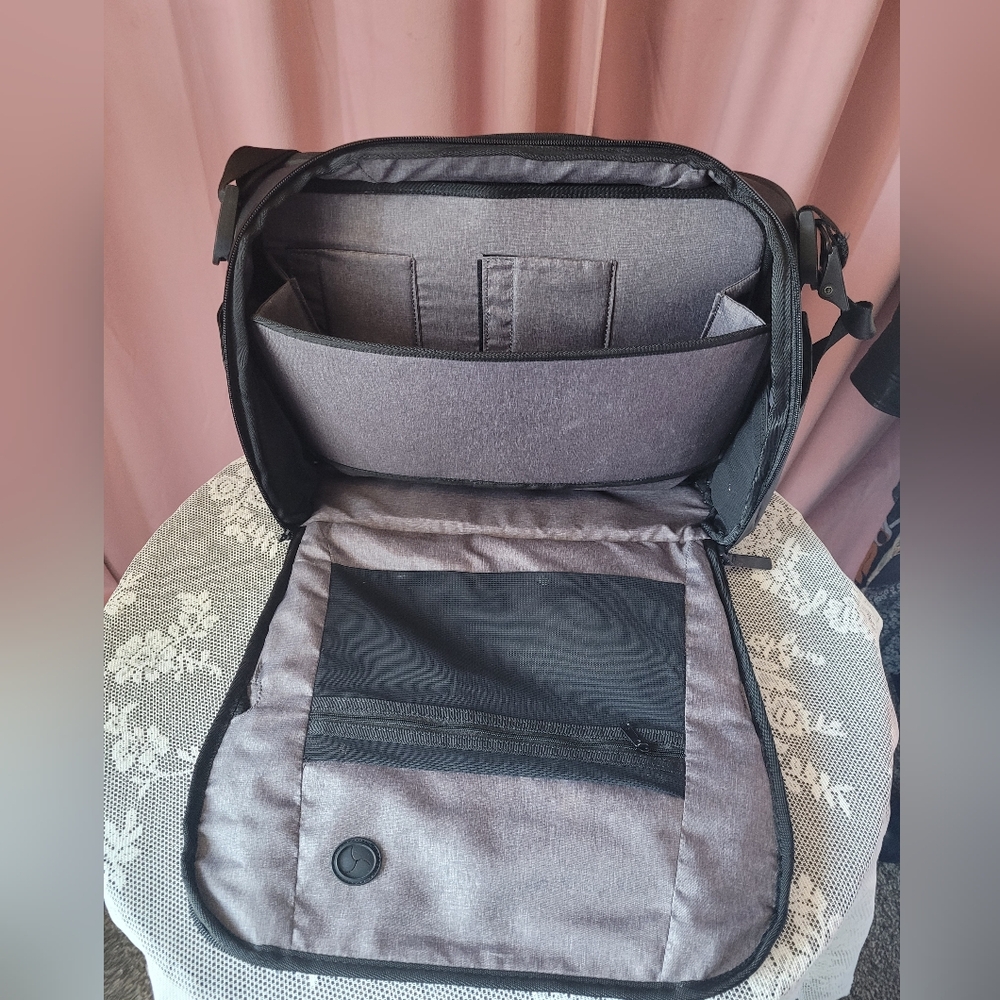 Nomatic Black Messenger Bag for Men - Picture 8 of 10